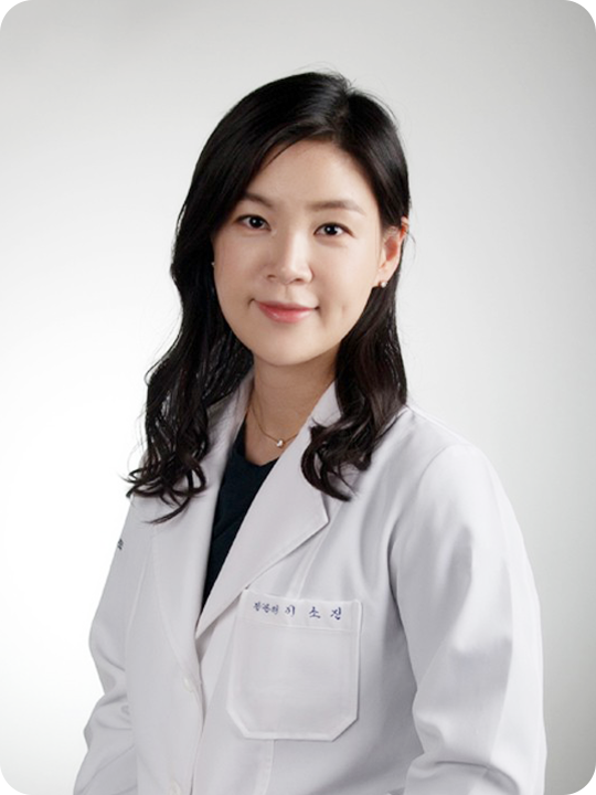 상담을 진행 중인 이소진 원장